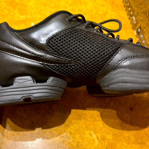 Motion Wear tennis shoe/jazz dance shoe - Picture 6 of 8